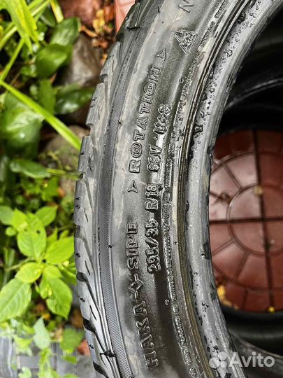 Nokian Tyres WR 295/35 R18