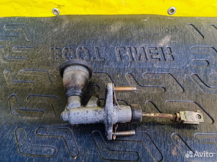 Главный цилиндр сцепления Тойота Королла ае 92