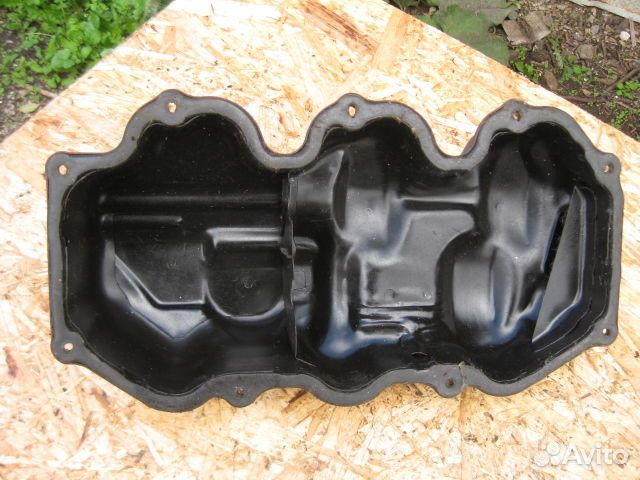 Крышка головки блока (клапанная) Nissan Maxima (88