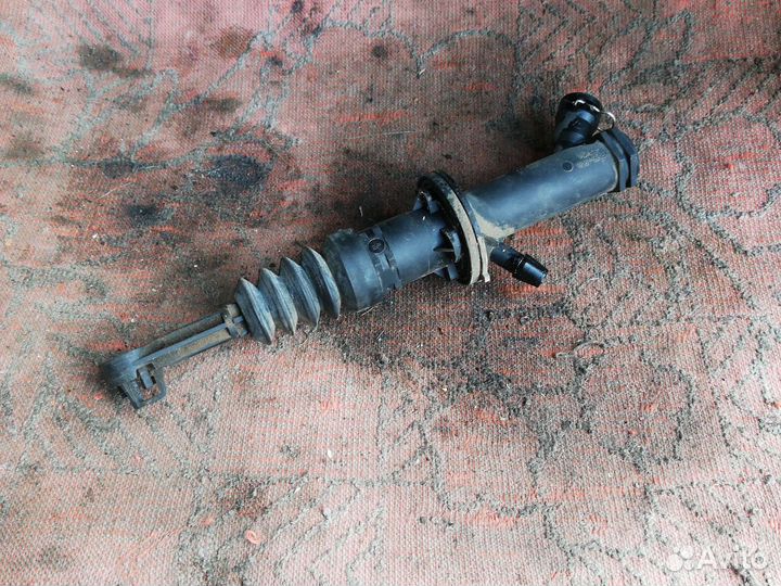 Главный цилиндр сцепления Рено Меган 2