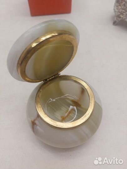 Шкатулка из оникса