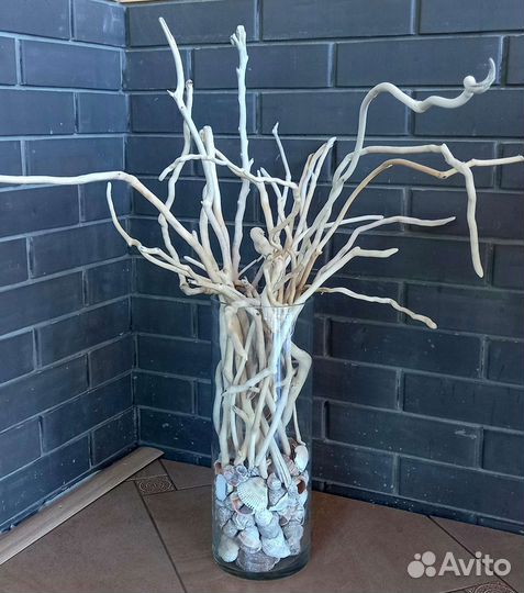 Композиция из морских палочек и ракушек