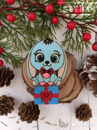 Значки из дерева