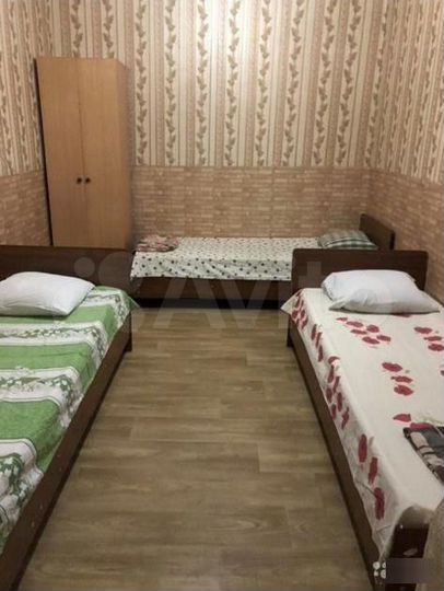 Комната 15 м² в 5-к., 1/1 эт.