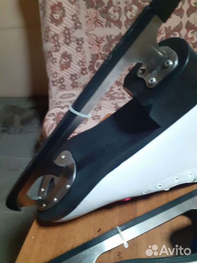 Хоккейные коньки