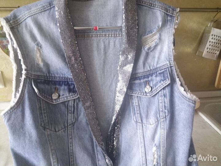 Джинсовый жилет, удалённый