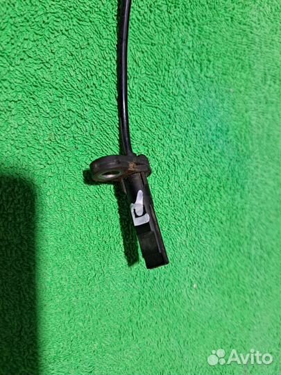 Датчик ABS передний правый Forester XV Impreza