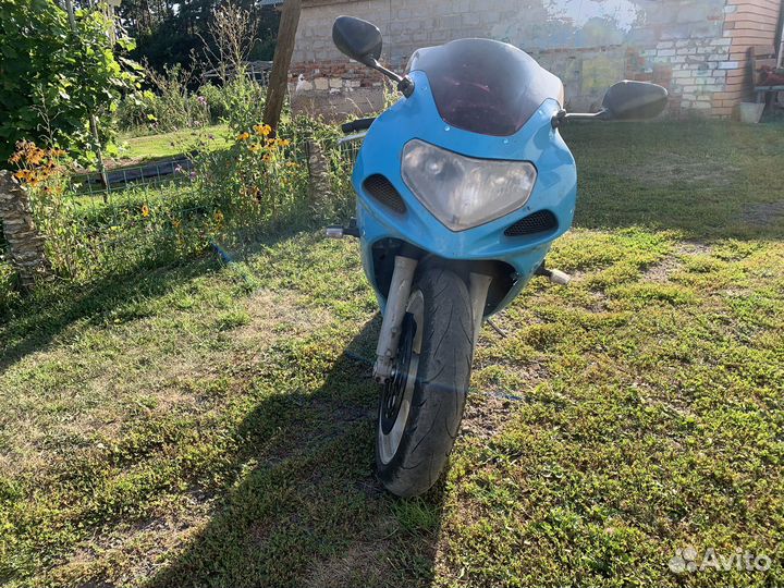 Продам мотоцикл Suzuki GSX-R600