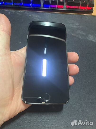 Телефон iPhone 8 64 gb