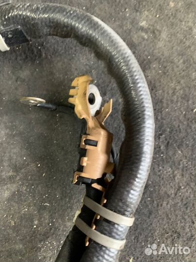 Провод с генератора на стартер Mercedes-Benz