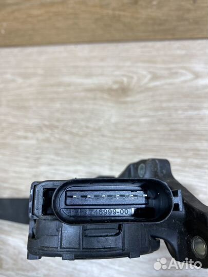 Педаль газа Ford Galaxy 2 301078