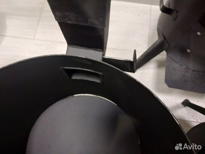 Казан 10л + печь с дымоходом и дверцей