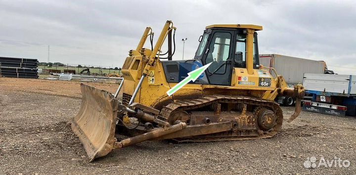 Стекло дверное левое / правое Komatsu D65E-12