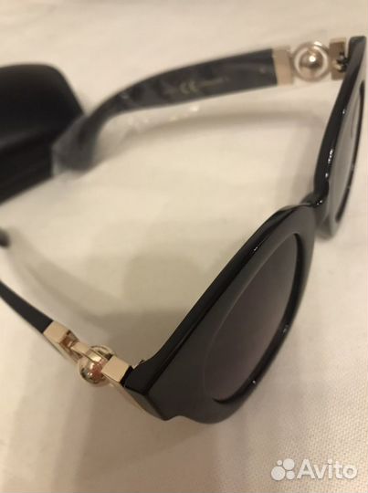 Очки солнцезащитные женские, новые в чехле