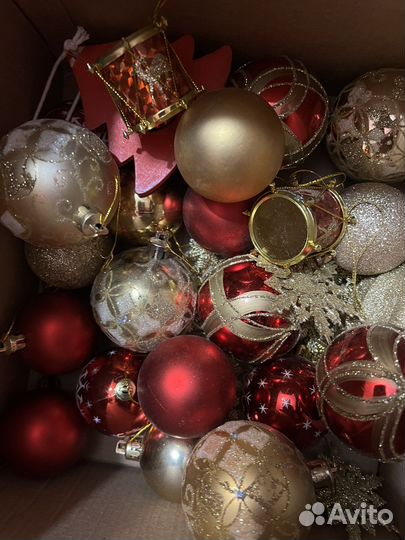 Новогодние игрушки