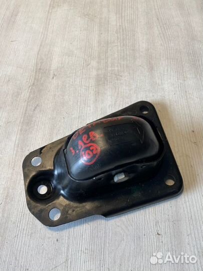 Кронштейн рычага задний левый Skoda Octavia A5 BSE