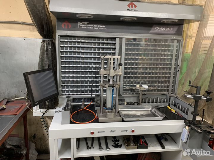 Топливная форсунка Mercedes 0445110195