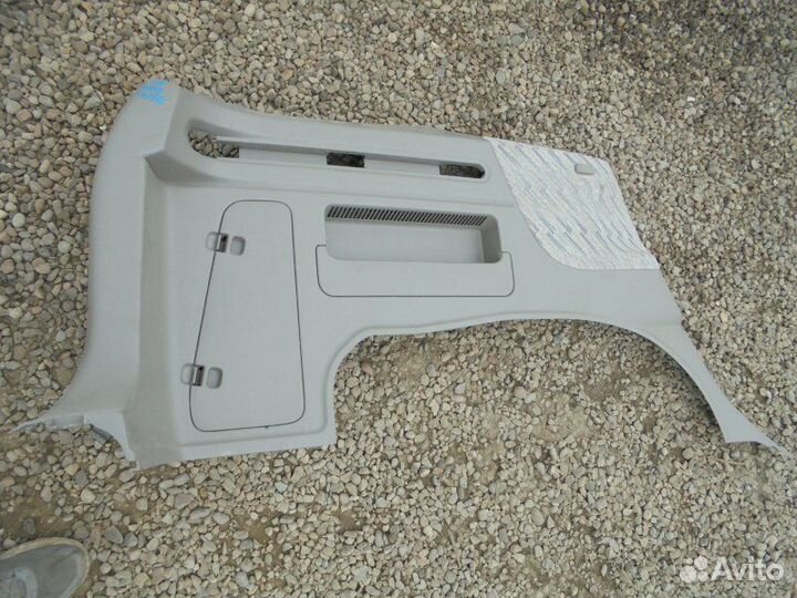 Обшивка багажника левая Nissan R'nessa N30 SR20DE