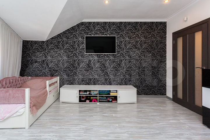 2-к. квартира, 79,3 м², 5/5 эт.