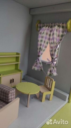 Кукольный домик с мебелью