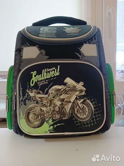 Рюкзак школьный. Портфель