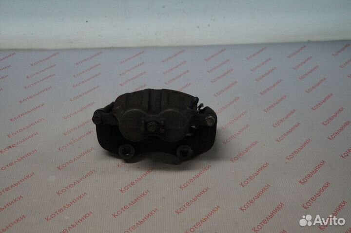 Nissan 41011-8H300 Суппорт тормозной, передний L