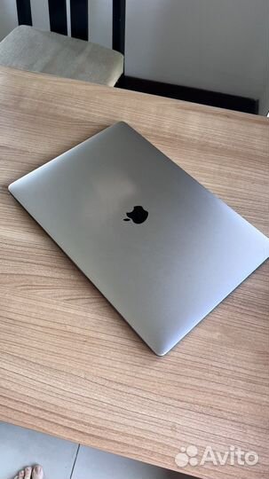 Macbook pro 15 2016 touch bar