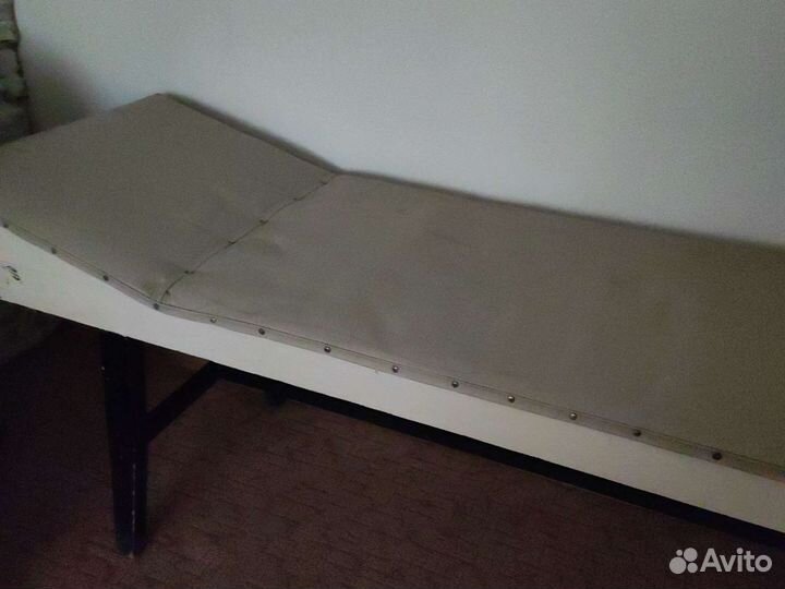 Продам кушетку