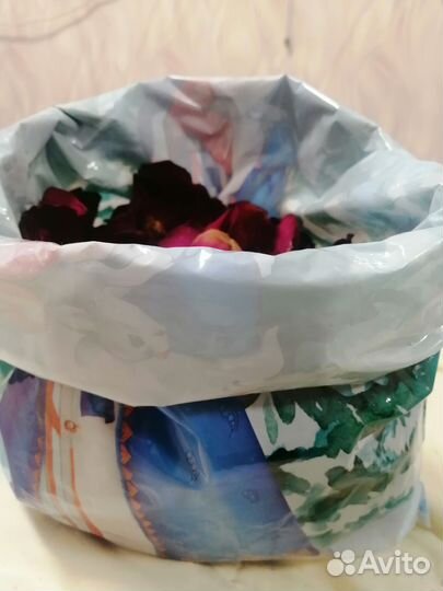 Лепестки роз