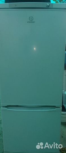 Продам холодильник Indesit