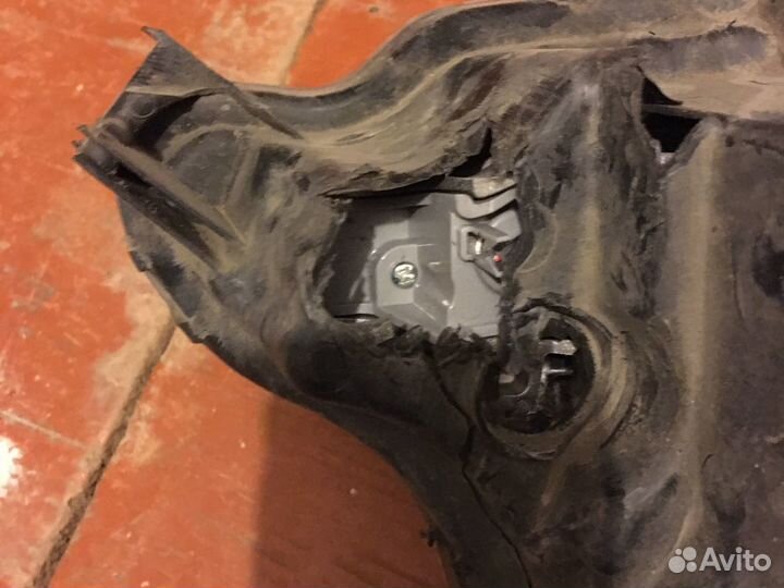 Противотуманная фара правая kia rio