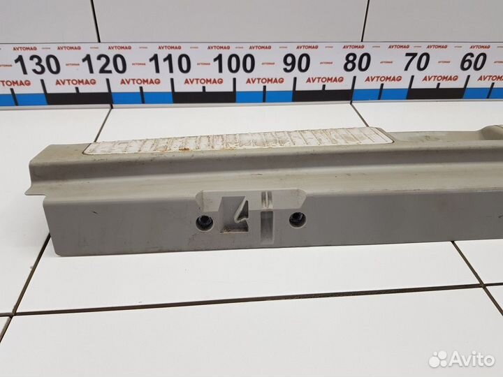 Обшивка багажника на заднюю панель