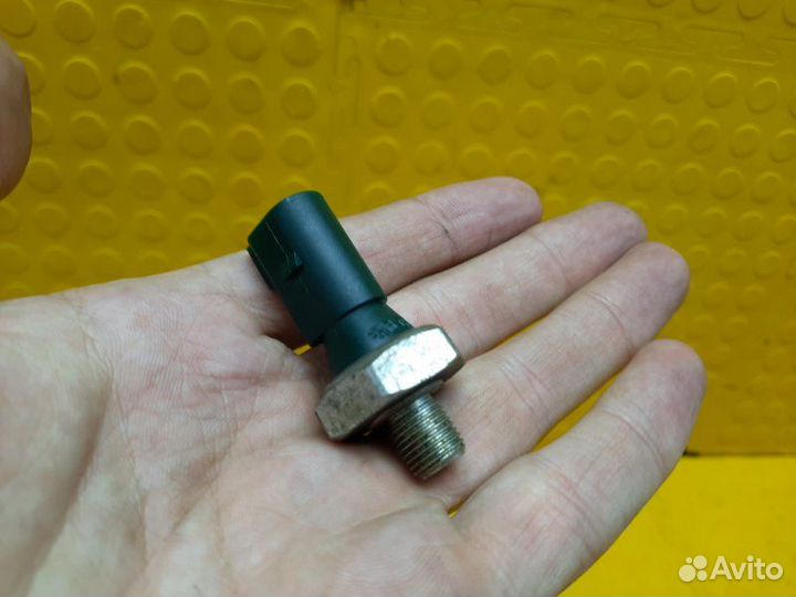 Датчик давления масла Volkswagen Polo CWV 279652