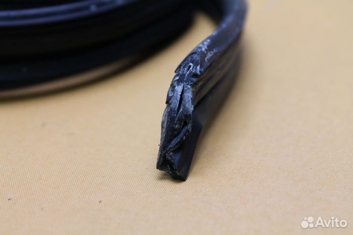 Уплотнитель двери Beko 1749190200 бу. 6031