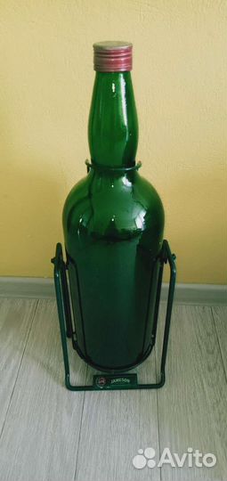 Бутыль на качелях