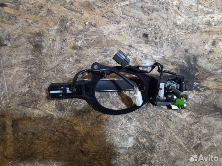 Ручка левая передняя Митсубиси Аутлендер XL