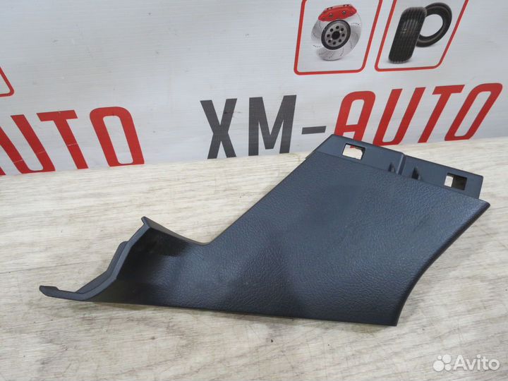 Обшивка стойки задняя правая Toyota Corolla 150