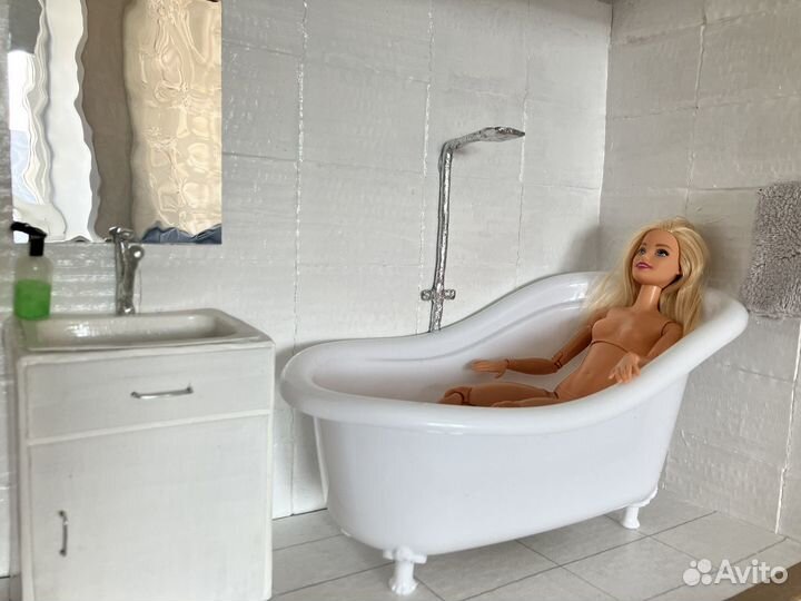 Дизайнерский кукольный домик