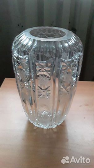 Хрустальная ваза