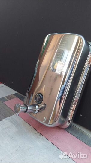 Диспенсер для жидкого мыла