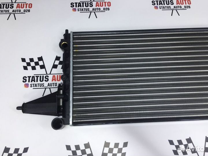 Радиатор охлаждения Opel Vectra