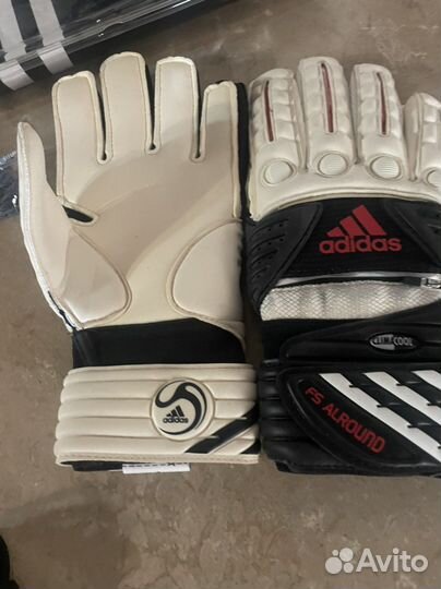 Вратарские перчатки adidas предатор
