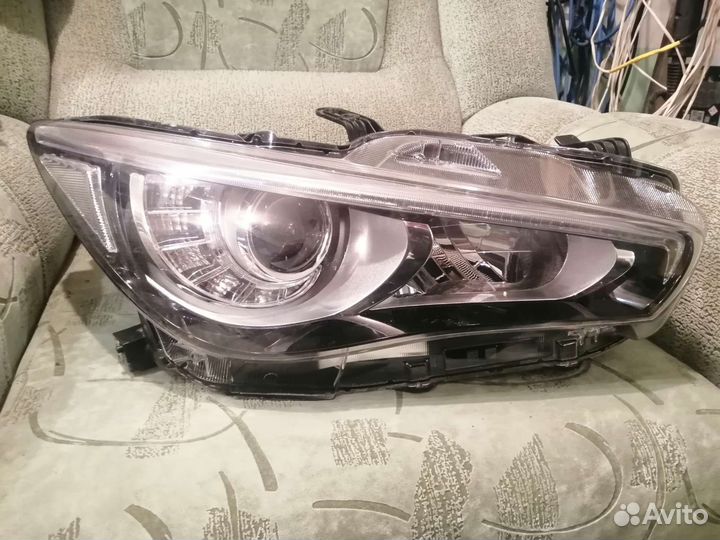 Правая фара infiniti Q50 Led (не адаптив)
