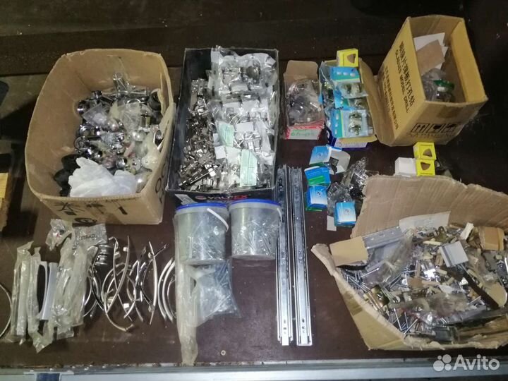 Комплектующие(фурнитура) для мебели