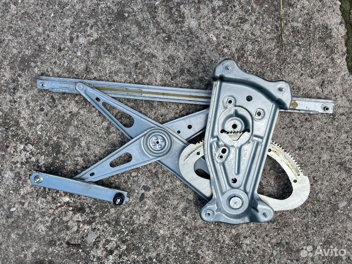 Renault megane 3 стеклоподъемник передний правый