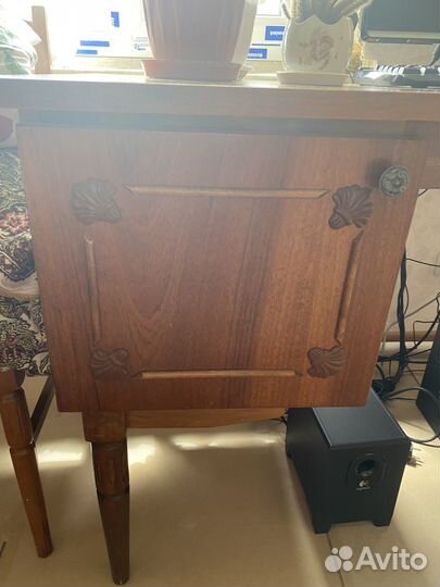 Письменный стол