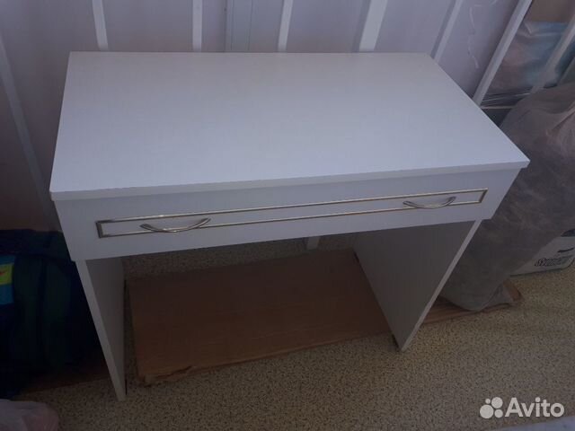 Туалетный столик белоснежный