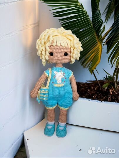 Кукла вязанная ручной работы
