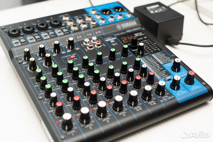 Микшерный пульт Yamaha MG10XU