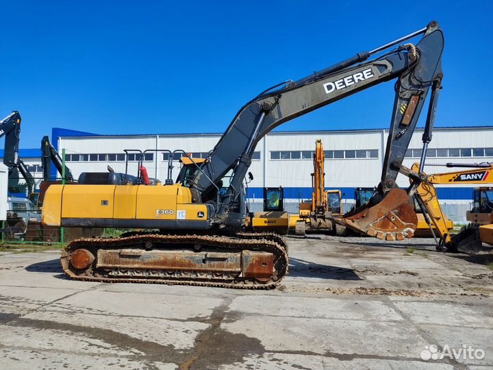 Гусеничный экскаватор John Deere E360 LC, 2017